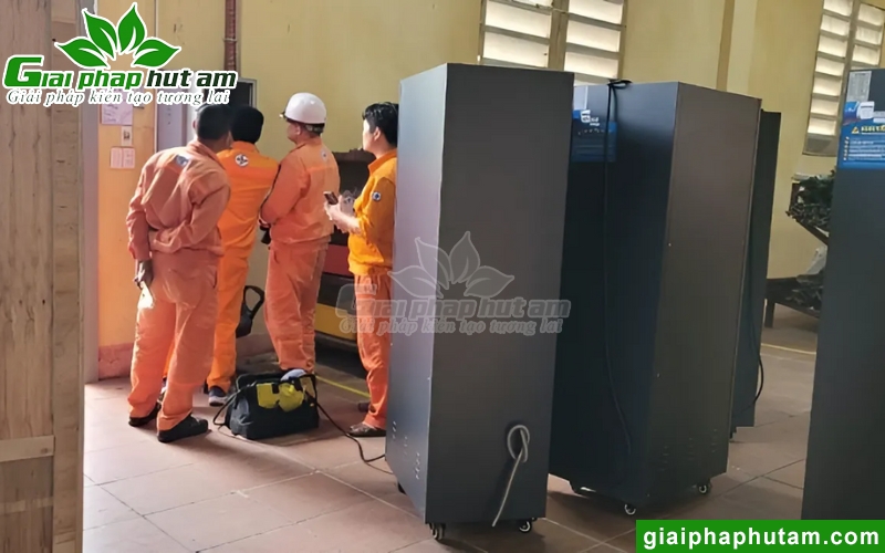 hình ảnh lắp máy hút ẩm tại thủy điện tuyên quang 4